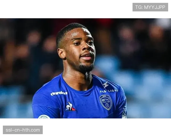 战术述评：解析特鲁瓦变阵三后卫如何成功遏制对手，抢下宝贵三分